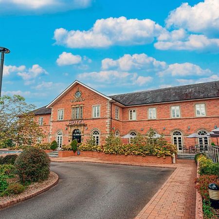 Cavan Crystal Hotel Екстериор снимка