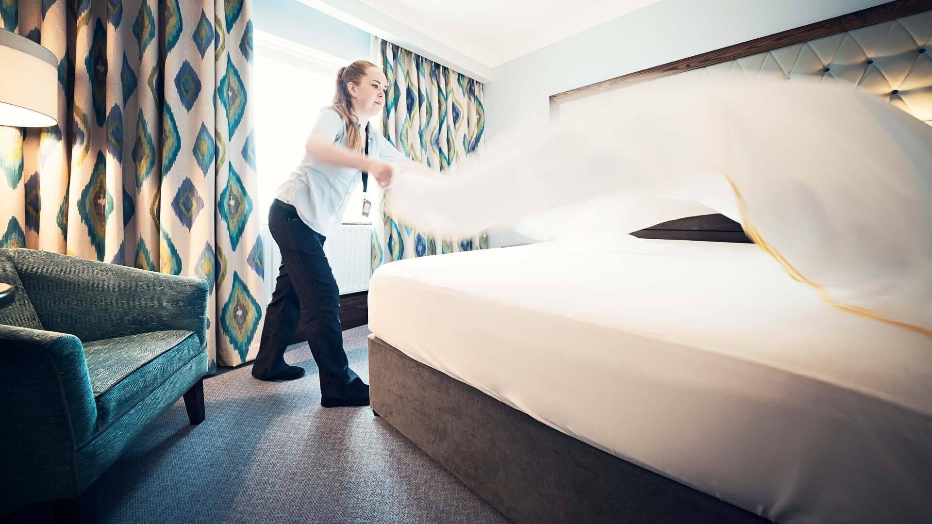 Cavan Crystal Hotel Екстериор снимка
