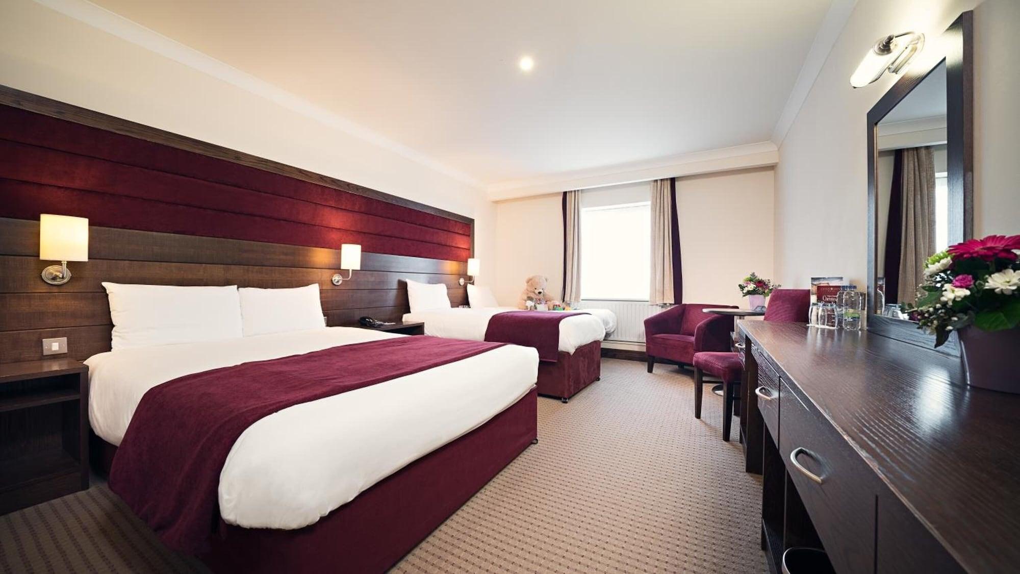 Cavan Crystal Hotel Екстериор снимка
