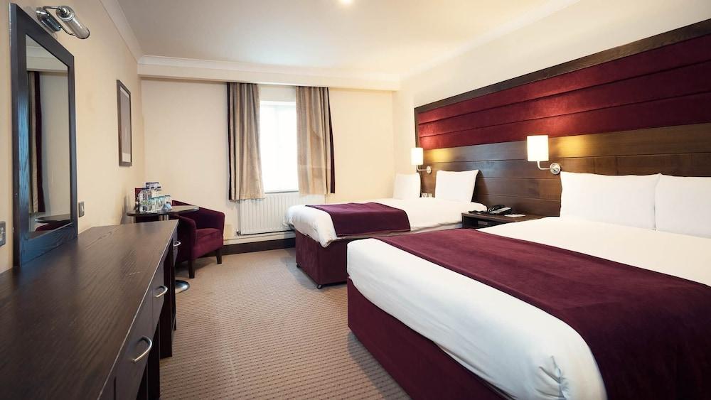 Cavan Crystal Hotel Екстериор снимка