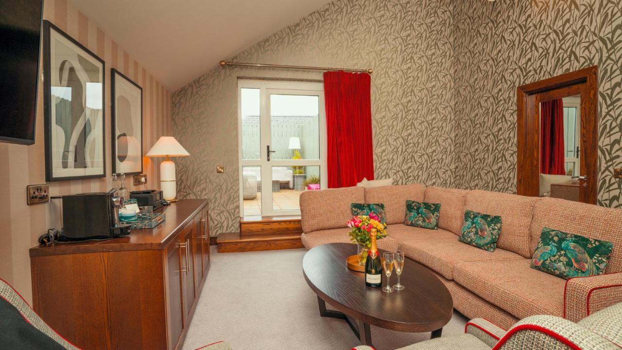 Cavan Crystal Hotel Екстериор снимка