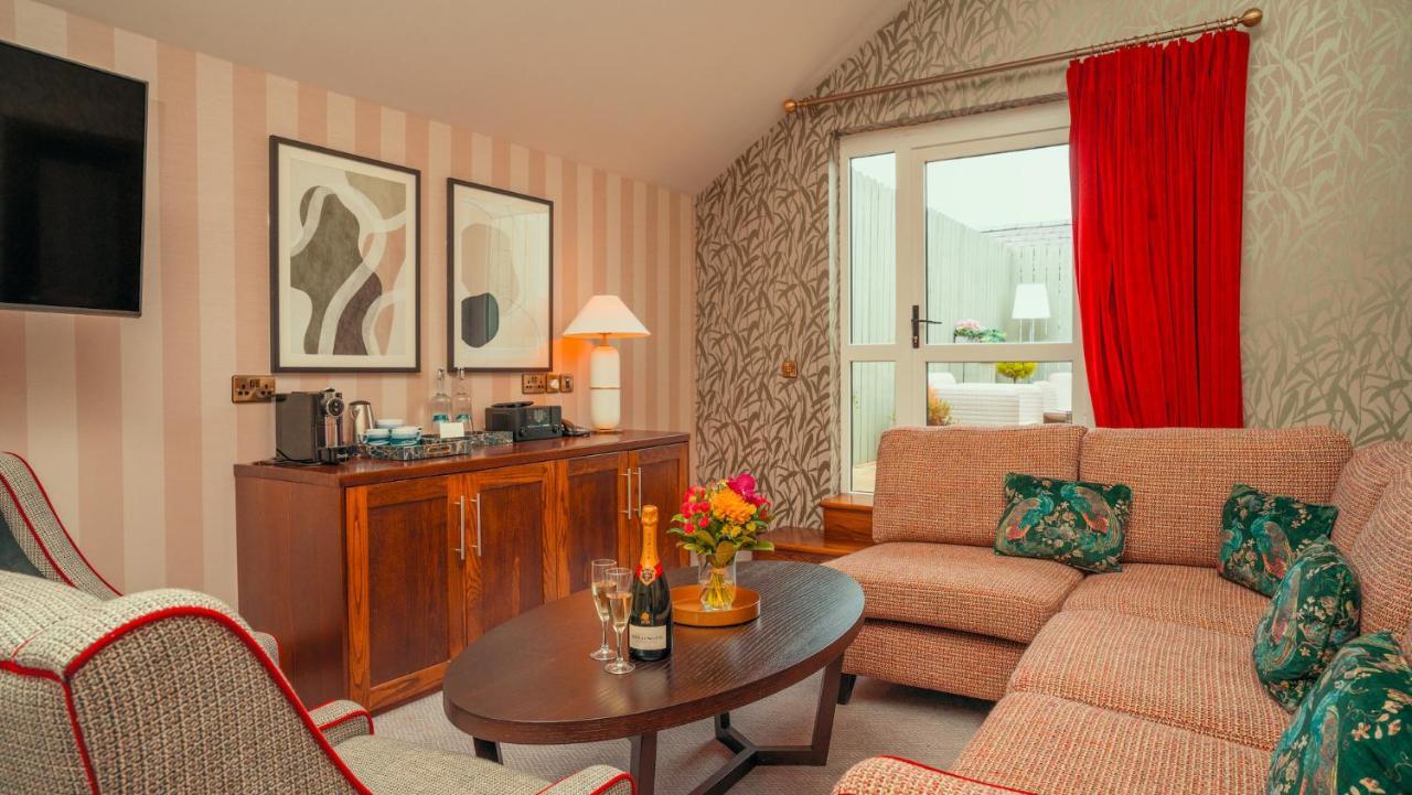 Cavan Crystal Hotel Екстериор снимка