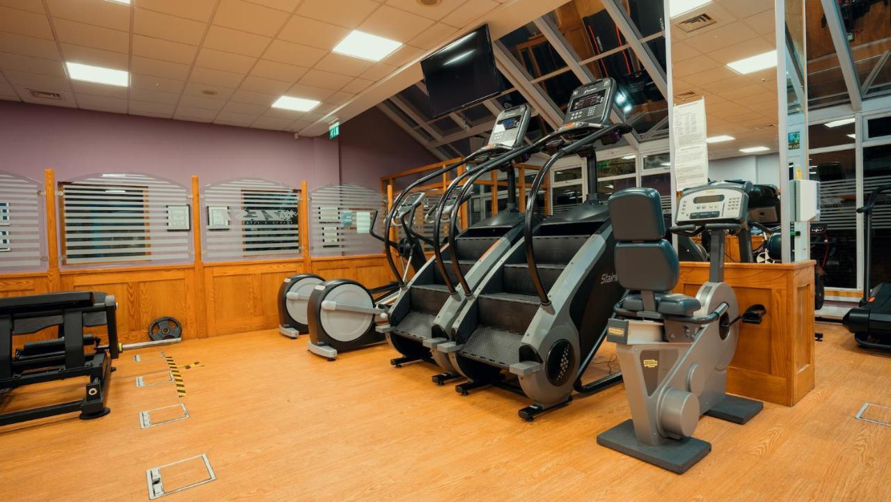 Cavan Crystal Hotel Екстериор снимка