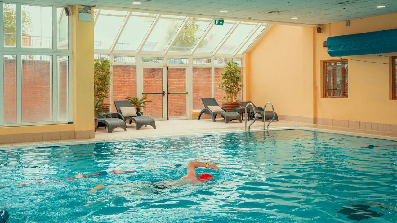 Cavan Crystal Hotel Екстериор снимка