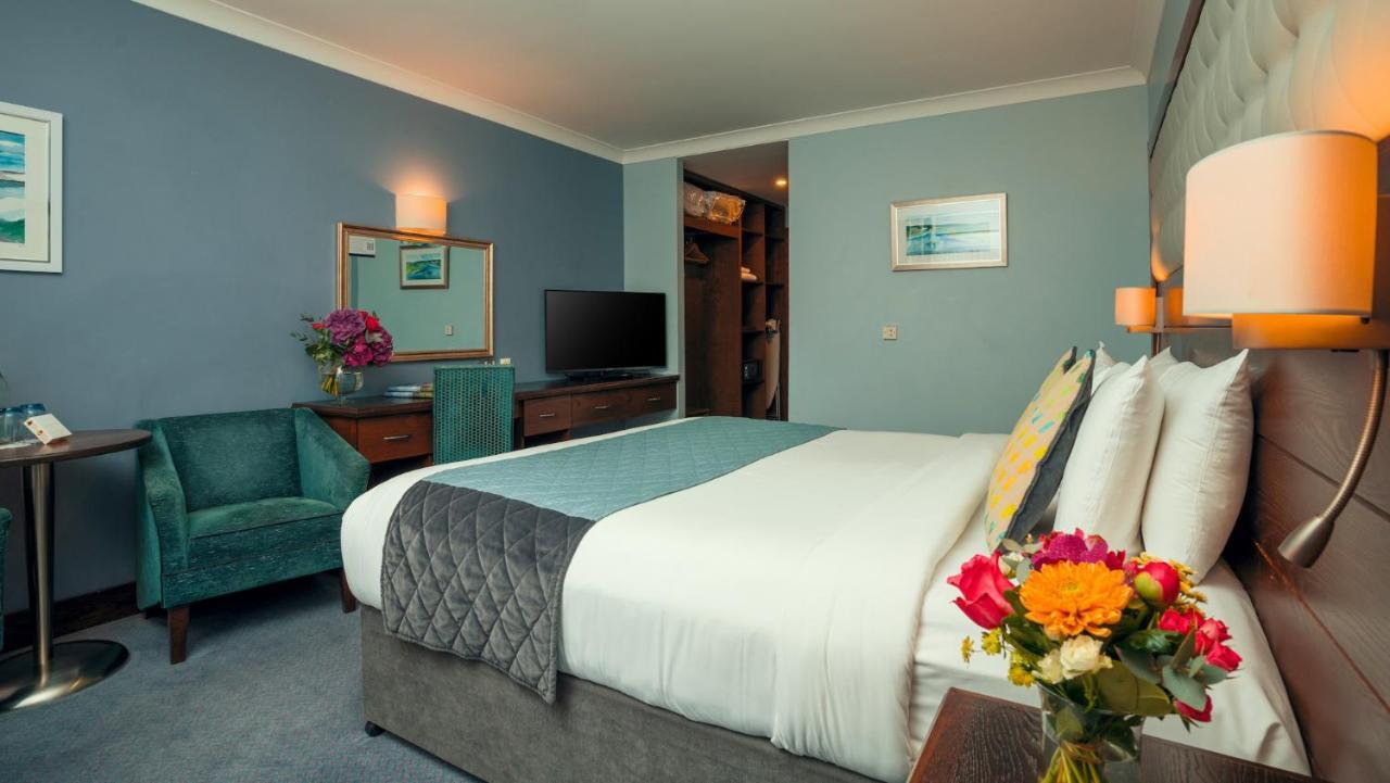 Cavan Crystal Hotel Екстериор снимка
