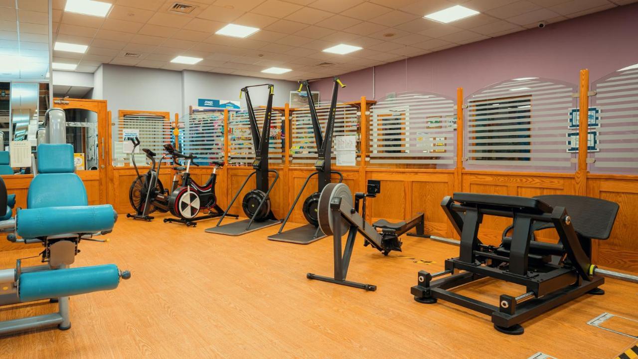 Cavan Crystal Hotel Екстериор снимка