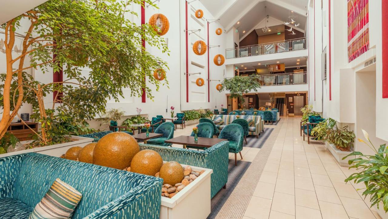 Cavan Crystal Hotel Екстериор снимка