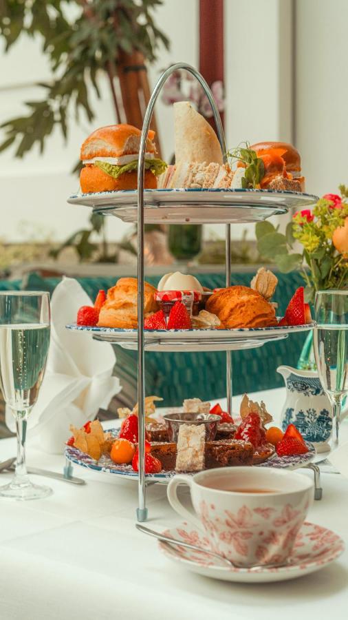 Cavan Crystal Hotel Екстериор снимка