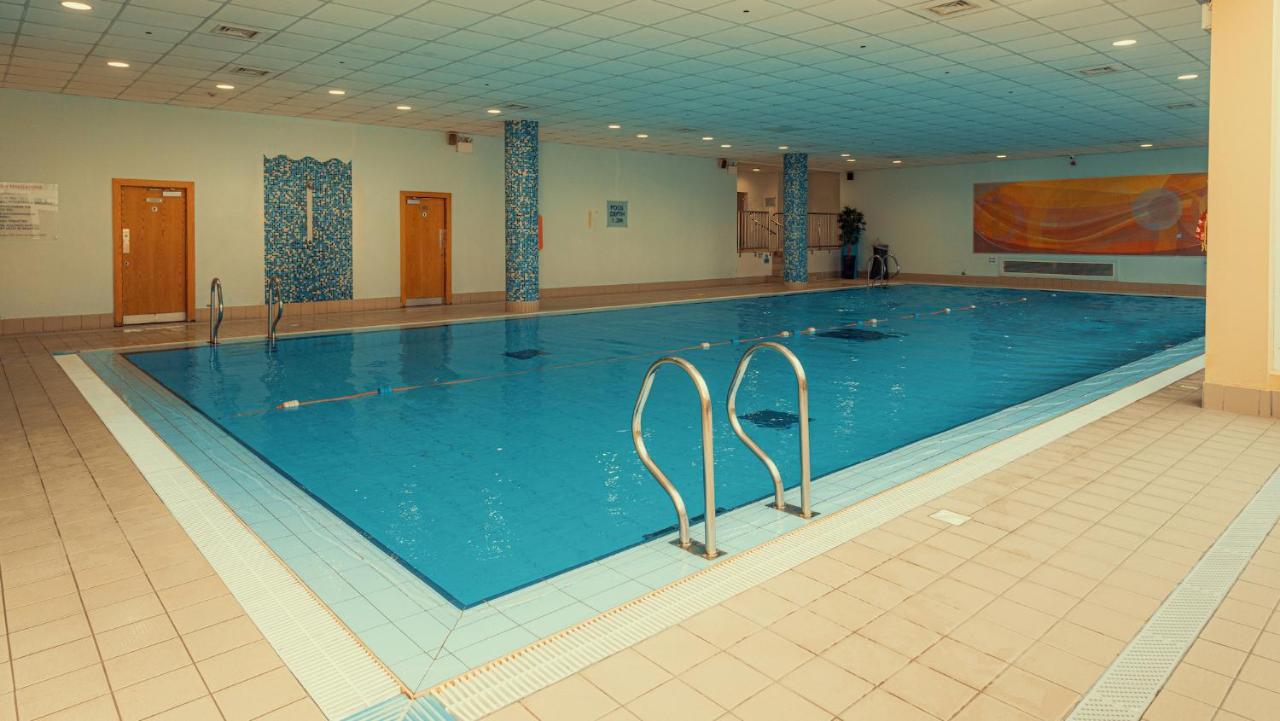 Cavan Crystal Hotel Екстериор снимка
