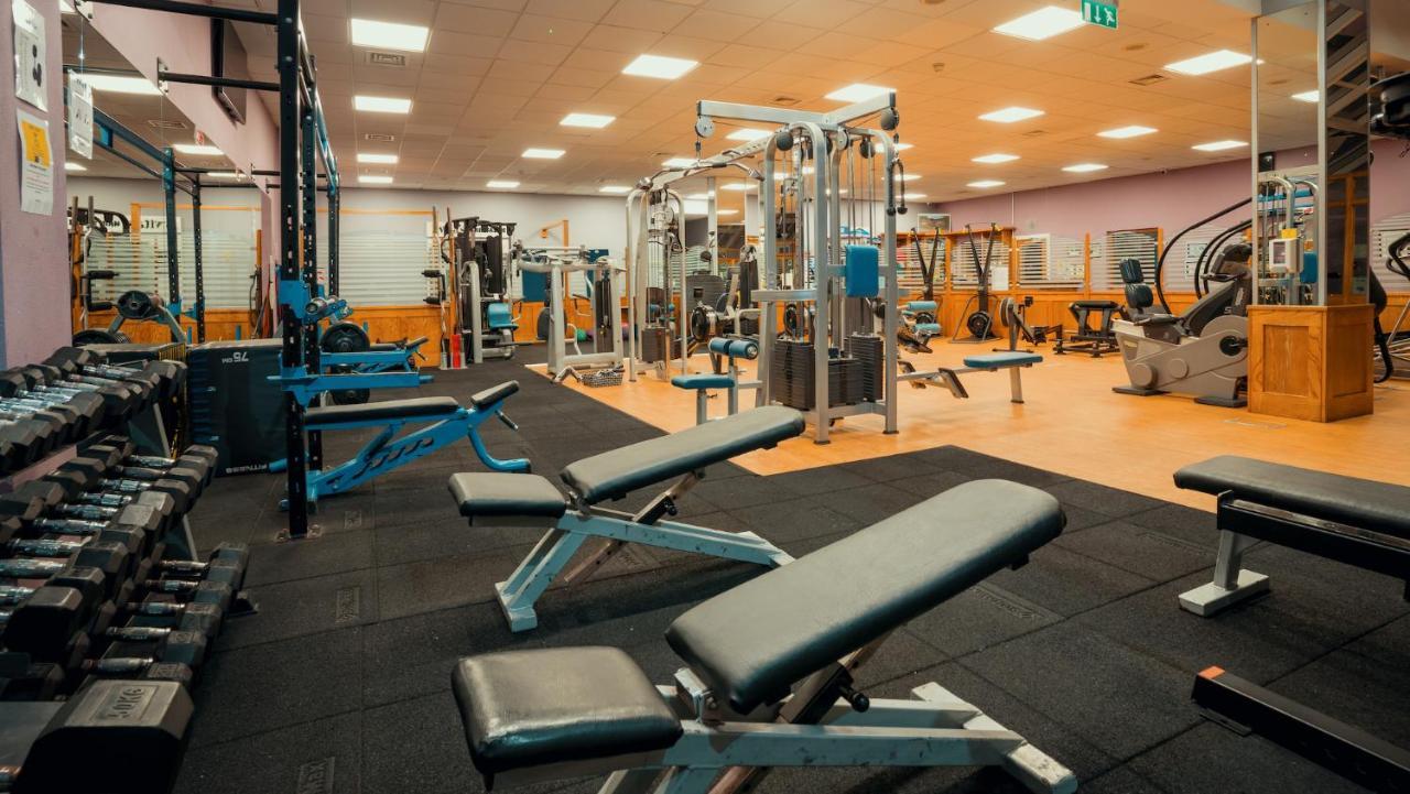 Cavan Crystal Hotel Екстериор снимка
