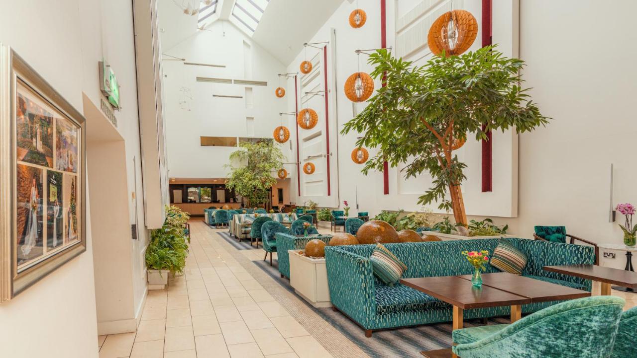 Cavan Crystal Hotel Екстериор снимка