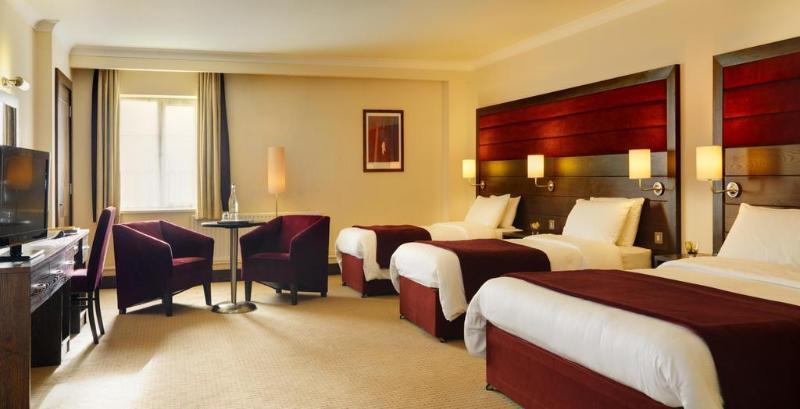 Cavan Crystal Hotel Екстериор снимка