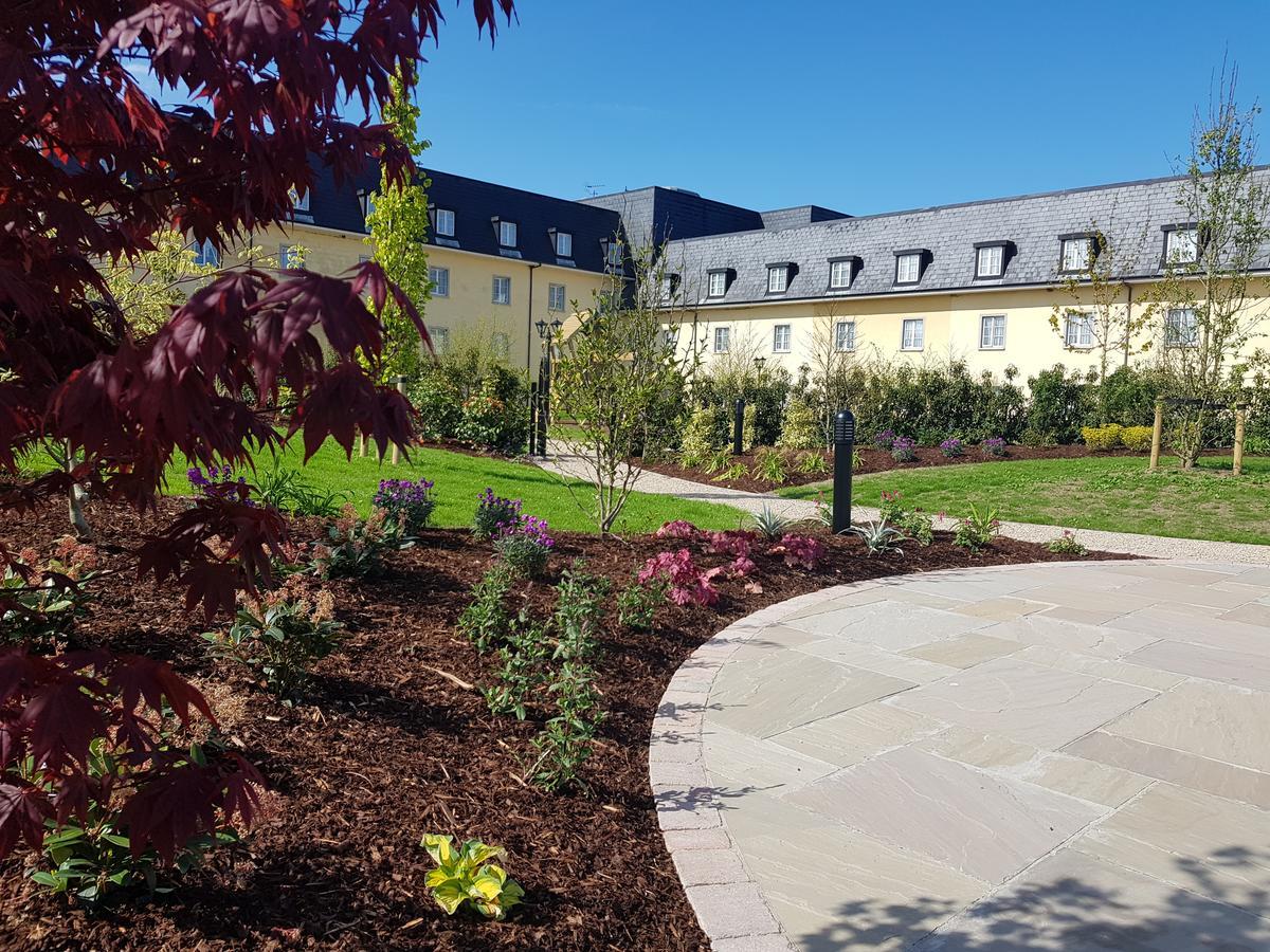 Cavan Crystal Hotel Екстериор снимка