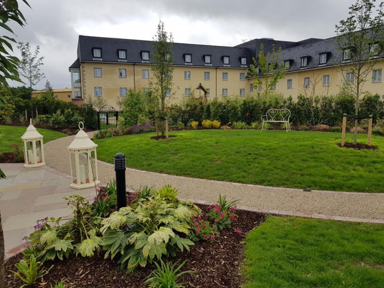 Cavan Crystal Hotel Екстериор снимка